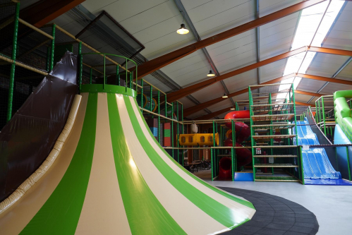 Indoor Spielscheune